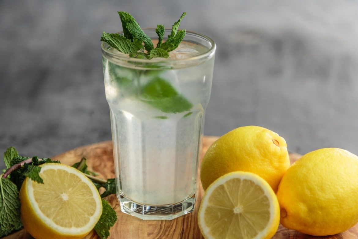 Top 10 benefits of drinking lemon water